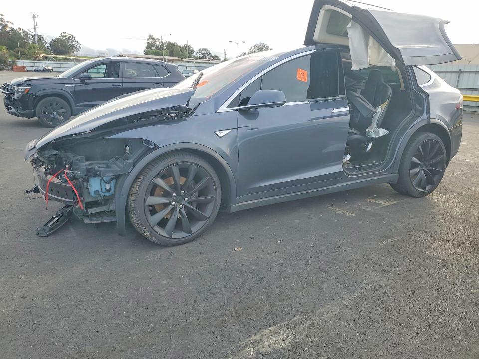 2016 TESLA MODEL X — VIN 5YJXCBE21GF008583
