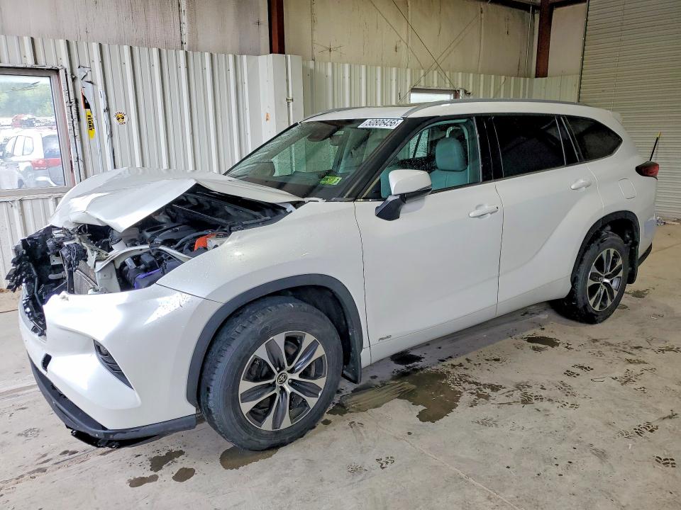 2022 TOYOTA HIGHLANDER HYBRID — VIN 5TDGBRCH9NS561994