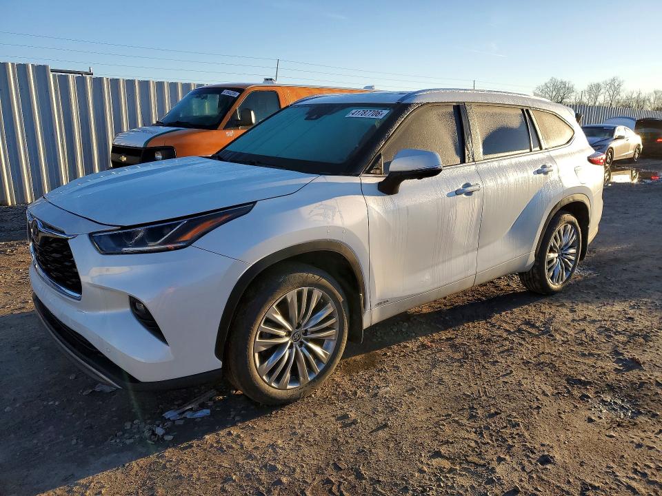 2023 TOYOTA HIGHLANDER HYBRID — VIN 5TDEBRCH1PS572059