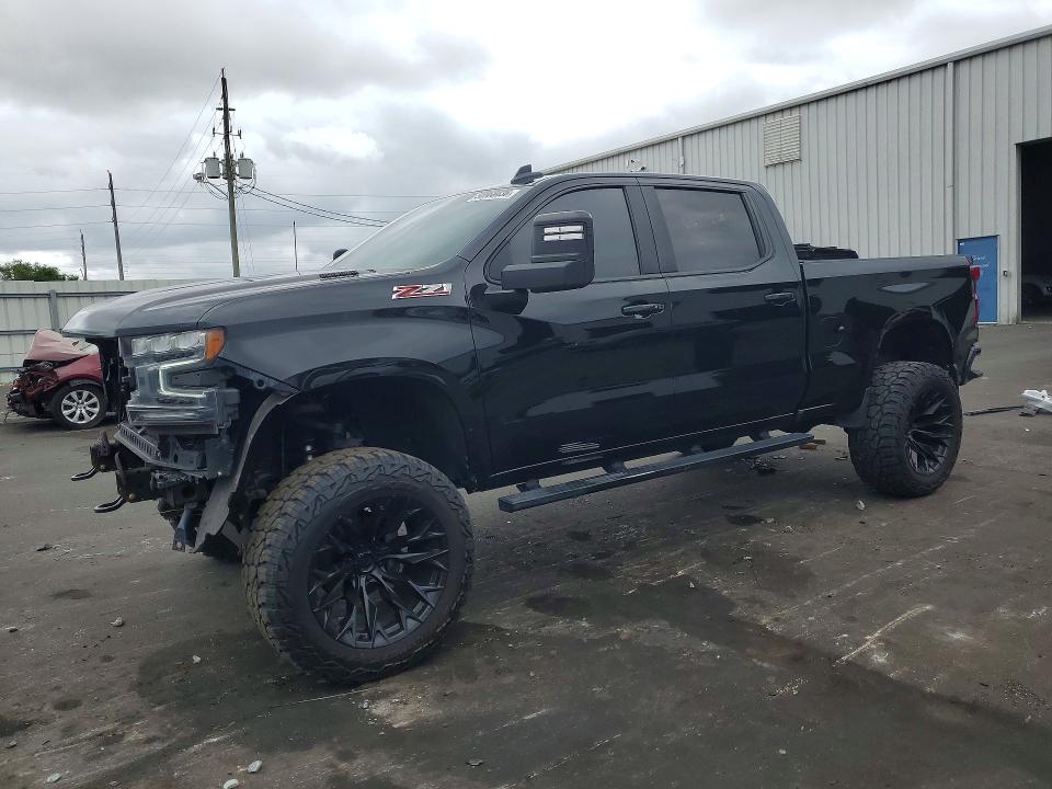 2021 CHEVROLET SILVERADO — VIN 1GCUYEET7MZ190326