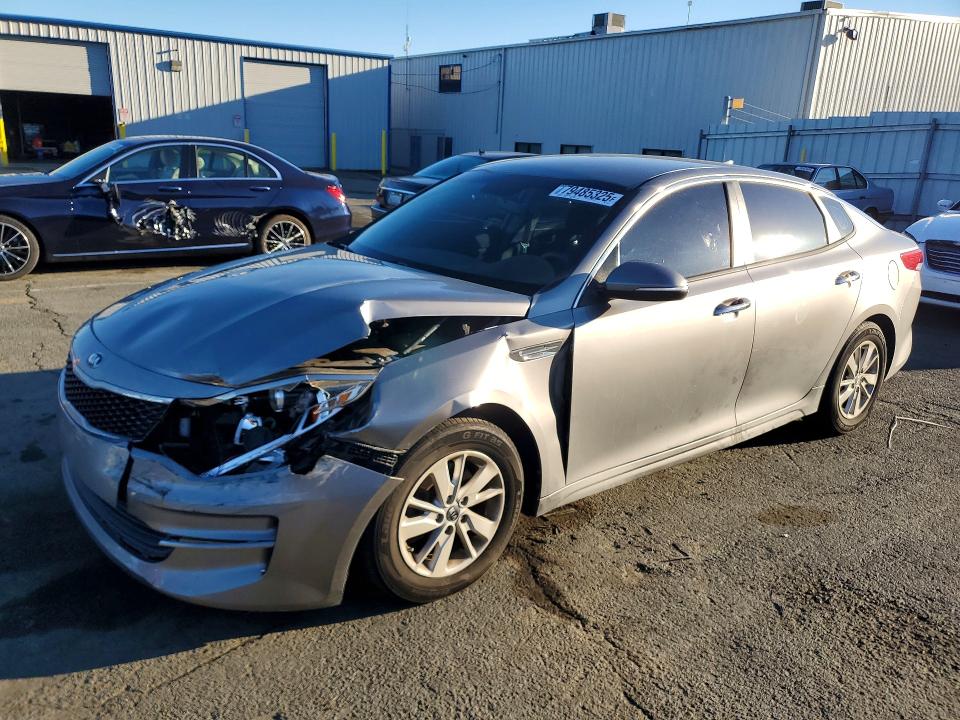 2018 KIA OPTIMA — VIN 5XXGT4L3XJG181627
