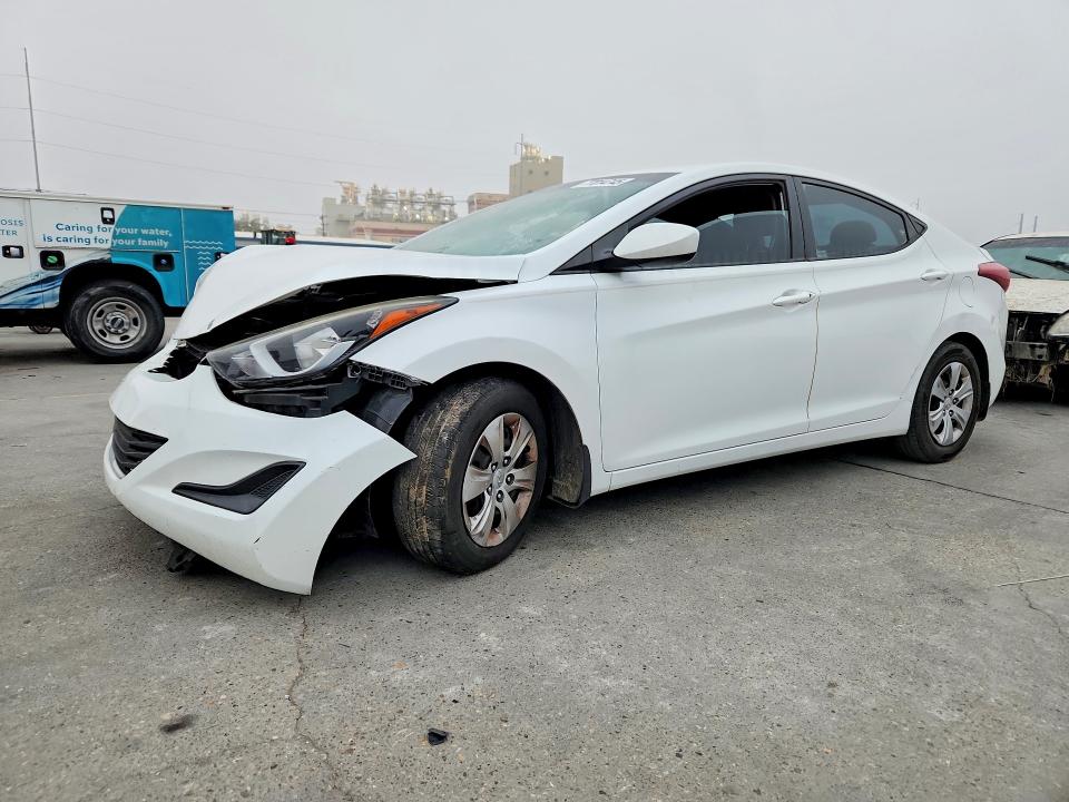 2016 HYUNDAI ELANTRA — VIN 5NPDH4AE3GH713810