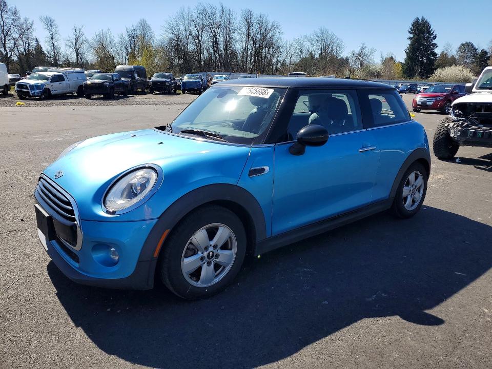 2016 MINI COOPER — VIN WMWXP5C50G2D15846