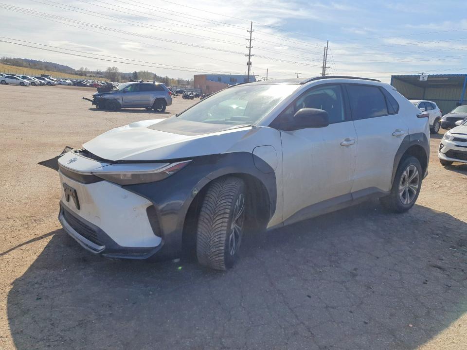 2024 TOYOTA BZ4X — VIN JTMABACA2RA054450