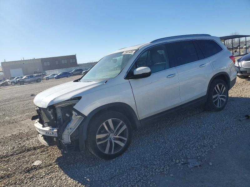 2017 HONDA PILOT — VIN 5FNYF6H02HB078222