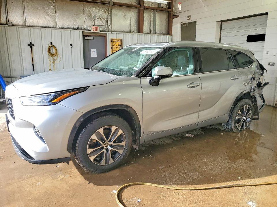 2022 TOYOTA HIGHLANDER HYBRID — VIN 5TDGBRCH0NS557669