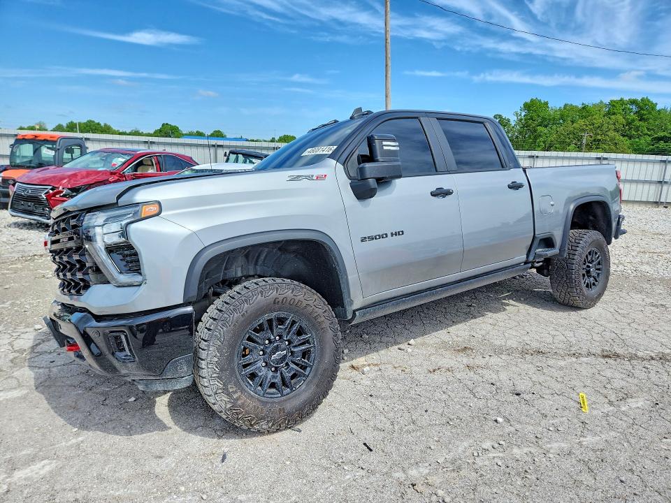 2025 CHEVROLET SILVERADO — VIN 1GC4KYE71SF186972