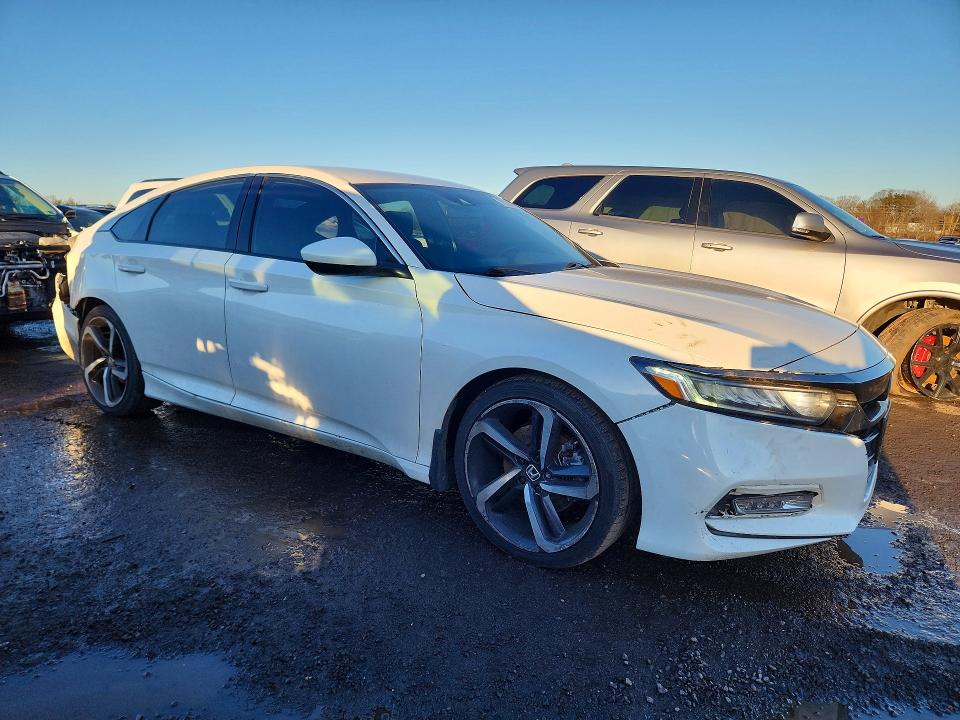 1HGCV1F30KA162084