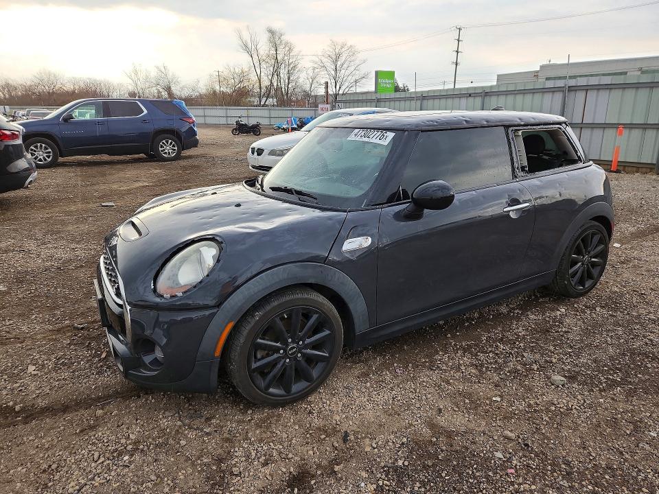 2018 MINI COOPER — VIN WMWXP7C57J2C61853