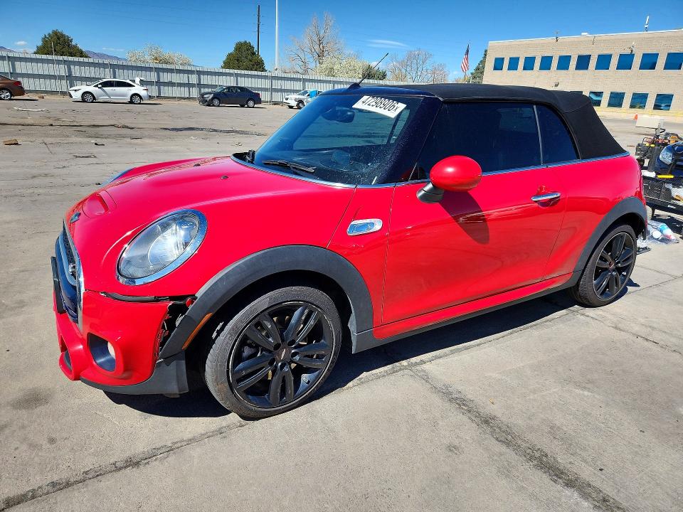 2017 MINI COOPER — VIN WMWWG9C52H3C23121