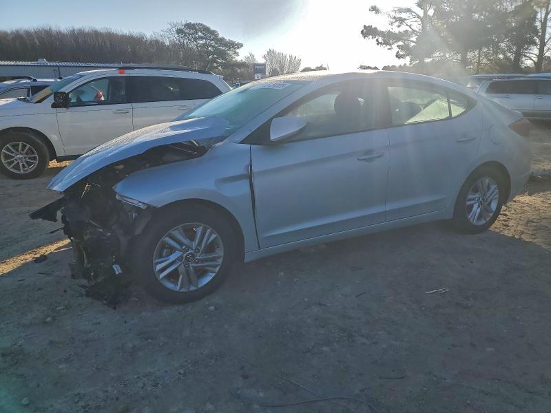 2019 HYUNDAI ELANTRA SE — VIN 5NPD84LF7KH465821