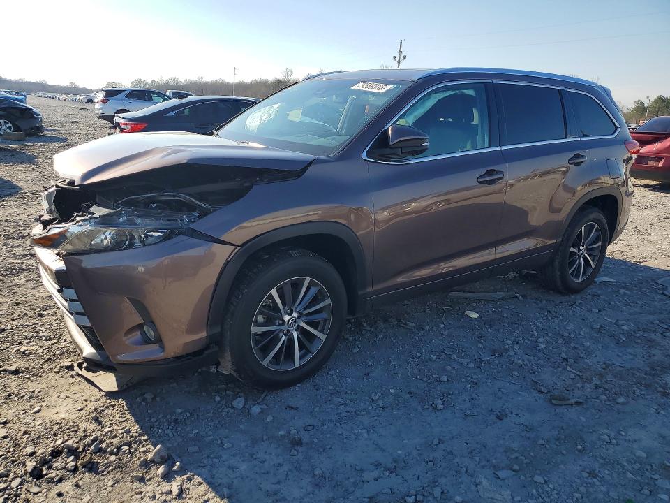2018 TOYOTA HIGHLANDER — VIN 5TDKZRFH3JS235099
