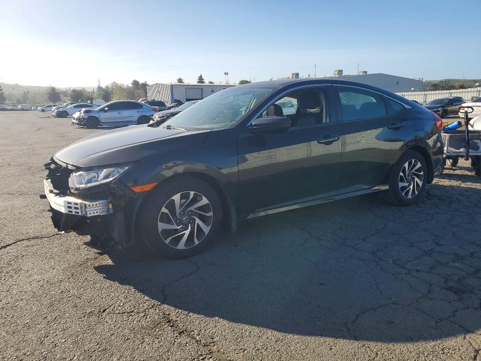 2018 HONDA CIVIC — VIN 19XFC2F70JE003958