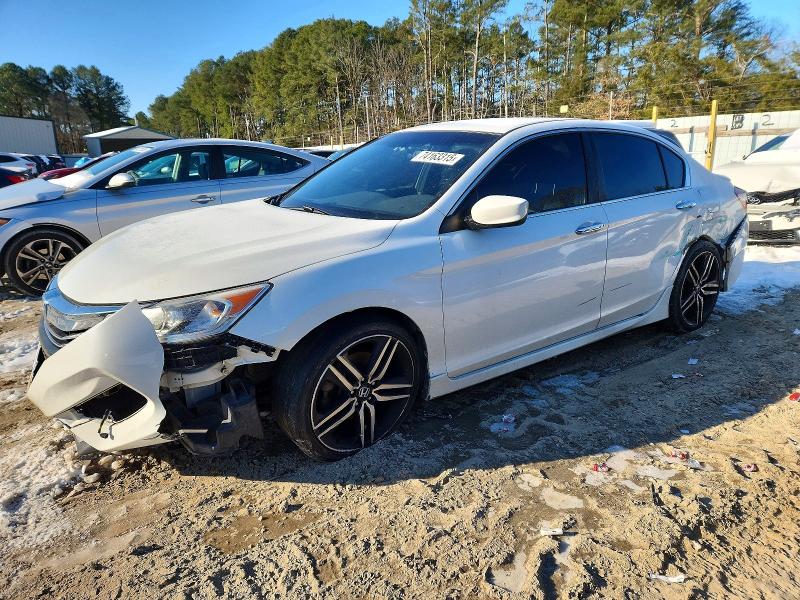 2017 HONDA ACCORD — VIN 1HGCR2F16HA117670