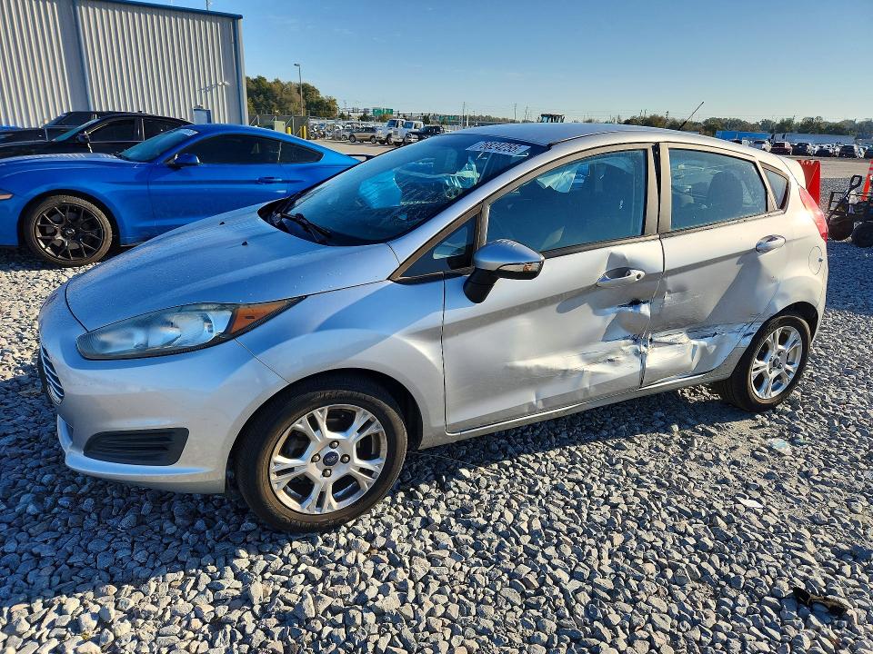 2015 FORD FIESTA — VIN 3FADP4EJ9FM204121