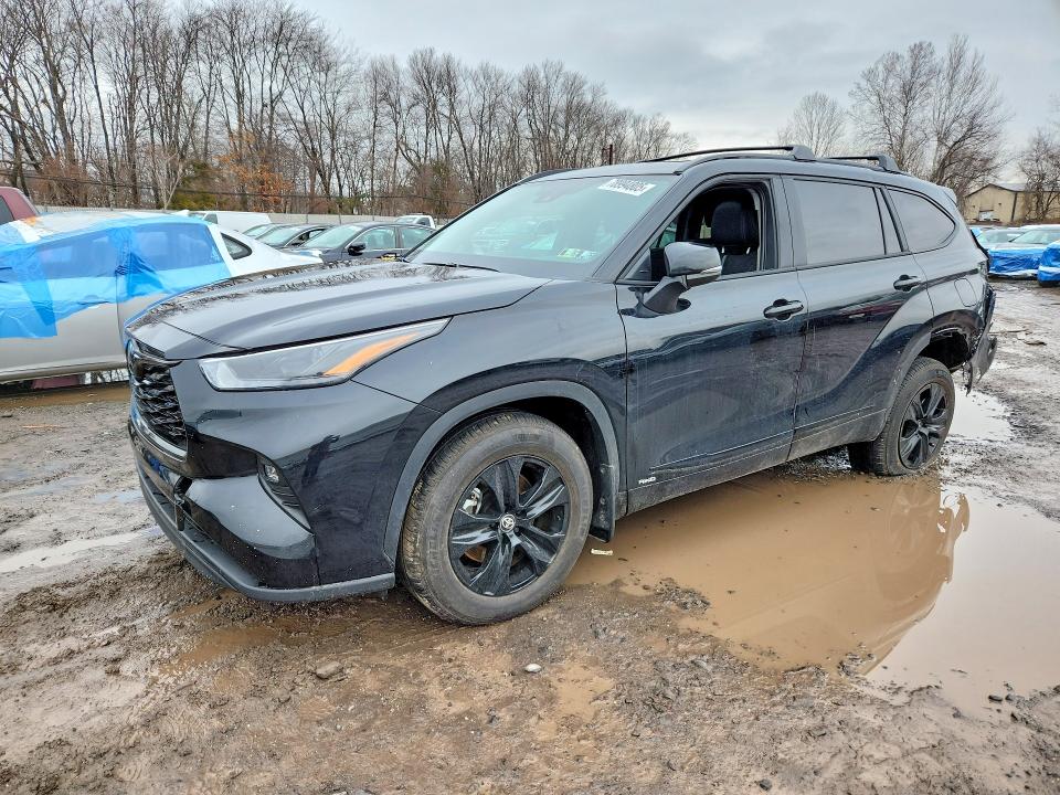 2025 TOYOTA HIGHLANDER HYBRID — VIN 5TDKBRCH5SS689851