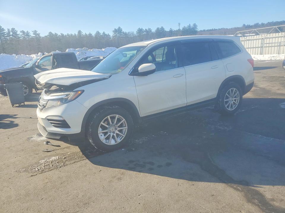2017 HONDA PILOT — VIN 5FNYF6H53HB055026
