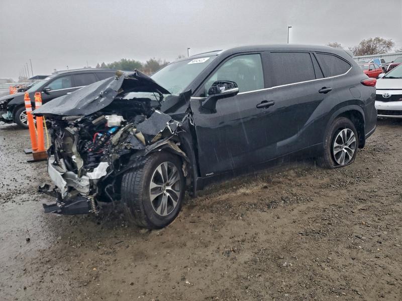 2022 TOYOTA HIGHLANDER HYBRID — VIN 5TDGBRCH1NS562427
