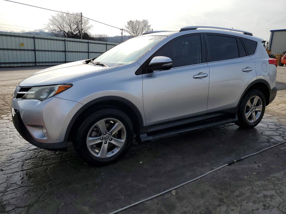 2015 TOYOTA RAV4 — VIN JTMRFREV0FD119683
