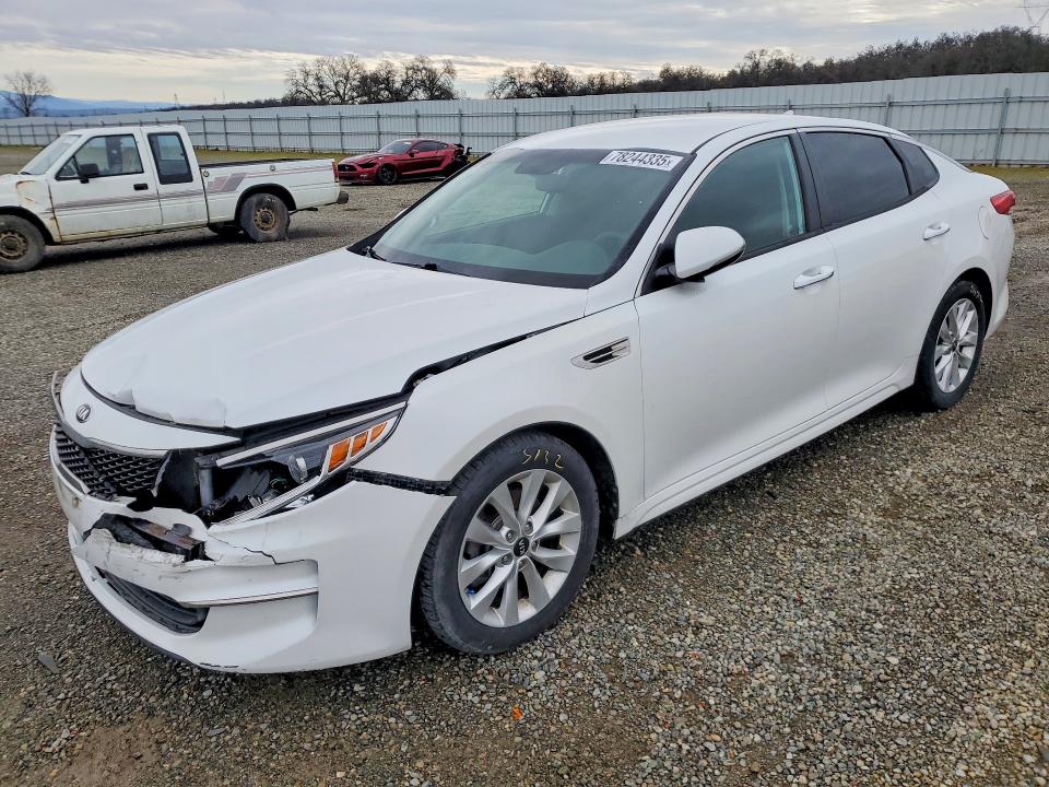 2017 KIA OPTIMA — VIN 5XXGT4L30HG166385