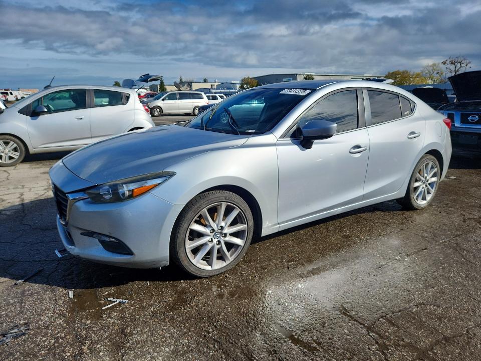 2017 MAZDA 3 — VIN 3MZBN1V7XHM118133