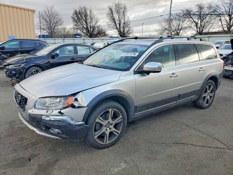 2015 VOLVO XC70 — VIN YV4902NM5F1218126