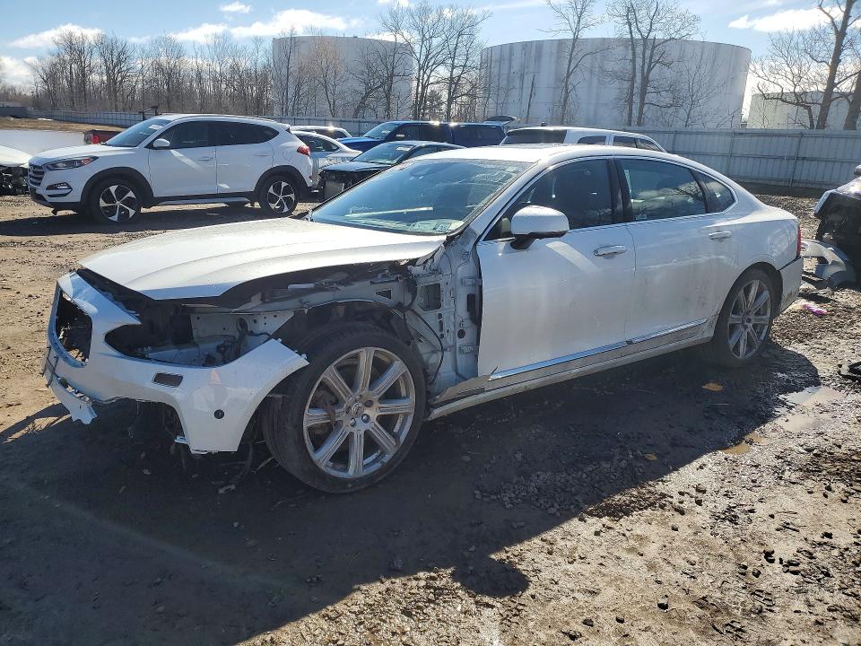 2018 VOLVO S90 — VIN LVY992ML1JP017808