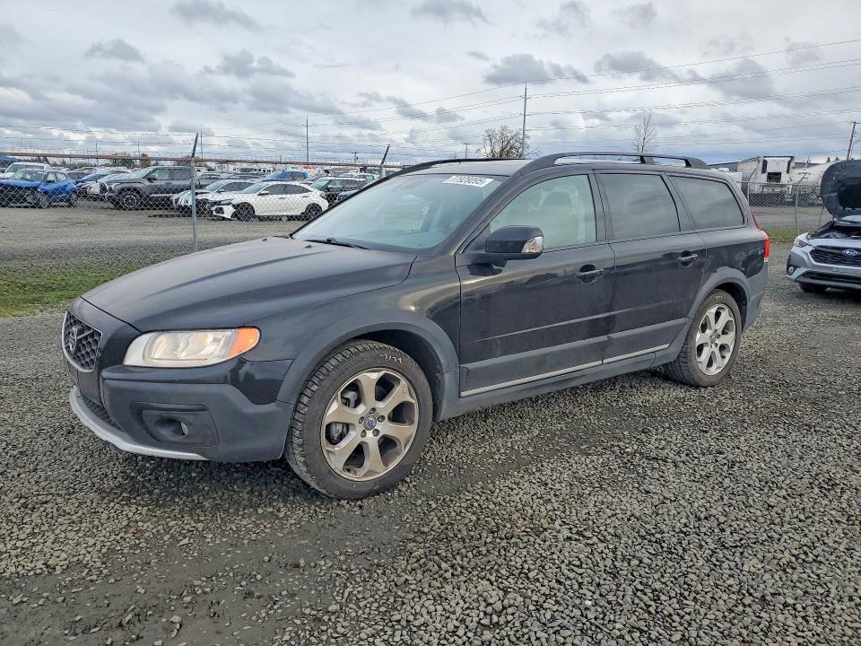 2016 VOLVO XC70 — VIN YV4612NX4G1268558