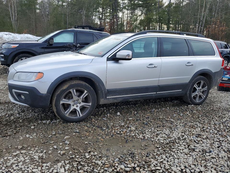 2015 VOLVO XC70 — VIN YV4902NC8F1188921
