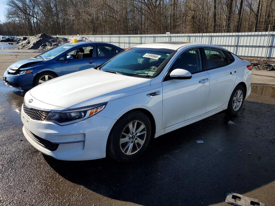 2016 KIA OPTIMA — VIN 5XXGT4L34GG110707