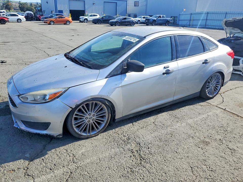 2016 FORD FOCUS — VIN 1FADP3E27GL246826