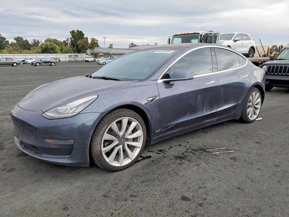 2018 TESLA MODEL 3 — VIN 5YJ3E1EB1JF185015