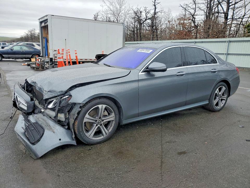 2018 MERCEDES-BENZ E — VIN WDDZF4KB4JA443104