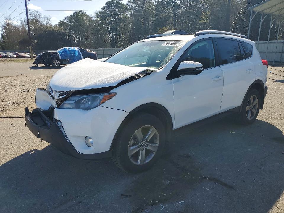 2015 TOYOTA RAV4 — VIN 2T3WFREV8FW179104