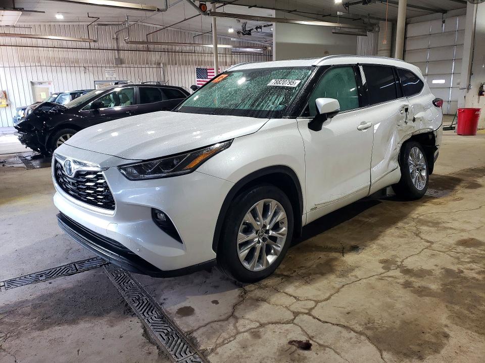 2024 TOYOTA HIGHLANDER HYBRID — VIN 5TDXBRCH0RS142034