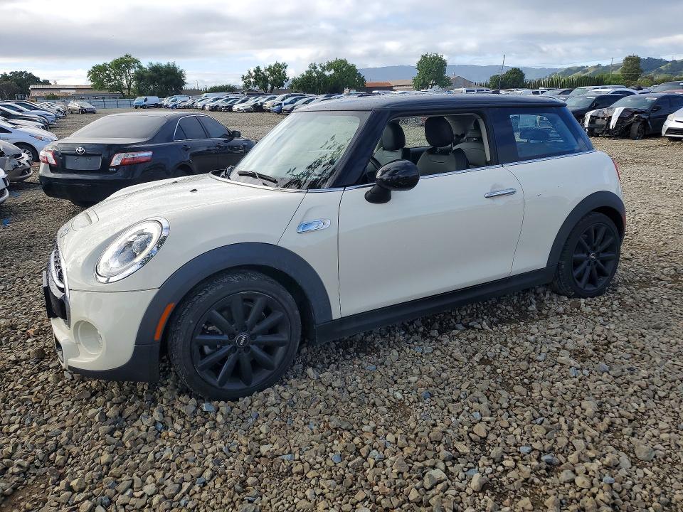 2017 MINI COOPER — VIN WMWXP7C54H3B93998