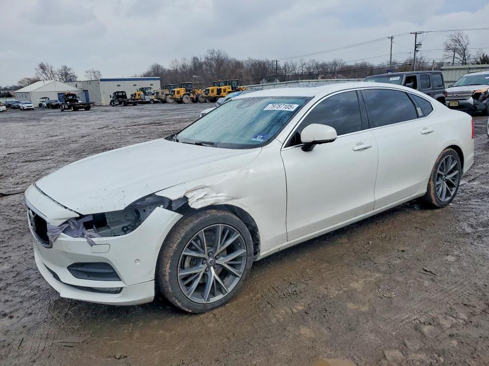 2018 VOLVO S90 — VIN LVY982MKXJP018837