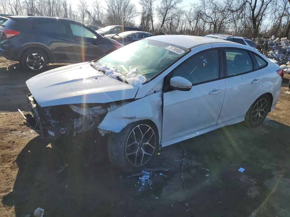 2016 FORD FOCUS — VIN 1FADP3F2XGL357319