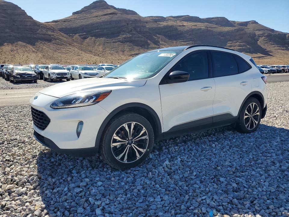 2022 FORD ESCAPE — VIN 1FMCU9H9XNUB60617