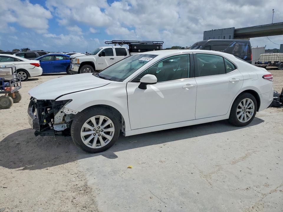 2020 TOYOTA CAMRY — VIN 4T1C11AK2LU996409
