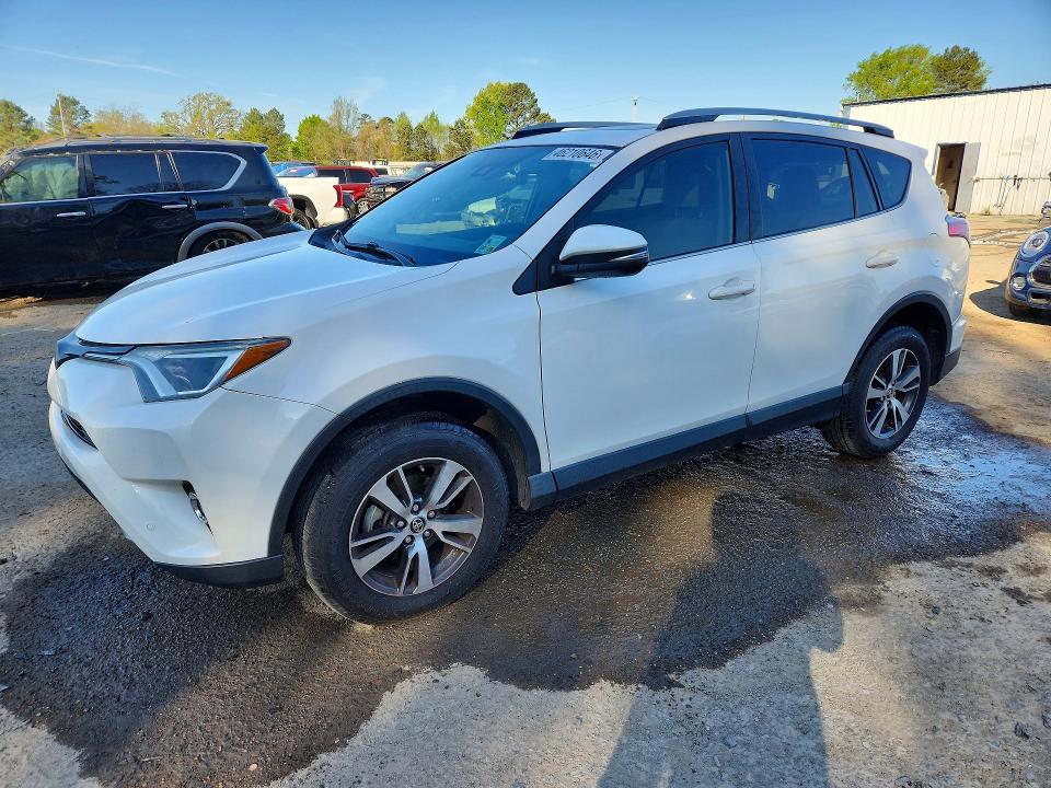 2018 TOYOTA RAV4 — VIN JTMWFREV5JJ202023
