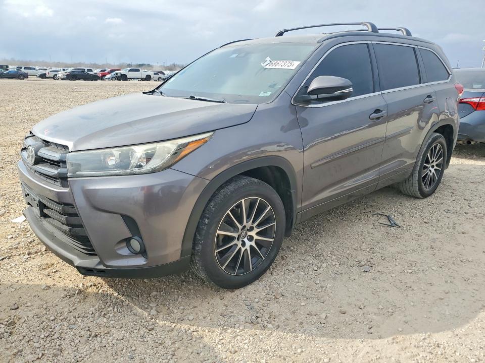 2018 TOYOTA HIGHLANDER — VIN 5TDKZRFH0JS537501