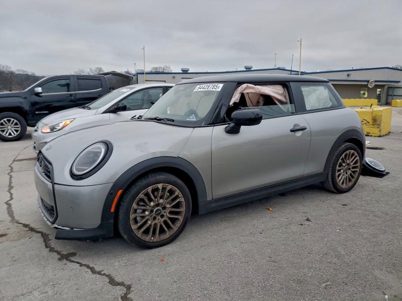 2025 MINI COOPER — VIN WMW13GD09S2W75039