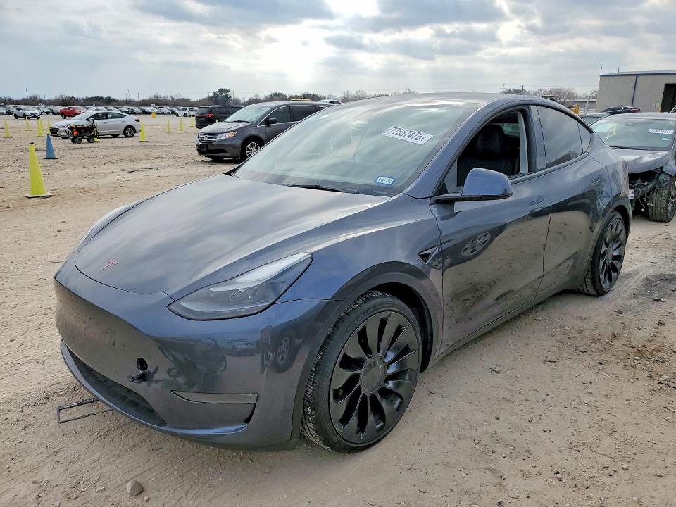 2022 TESLA MODEL Y — VIN 7SAYGDEF4NF451978