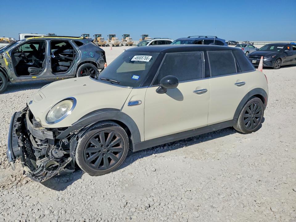 2015 MINI COOPER — VIN WMWXU3C51F2B61868