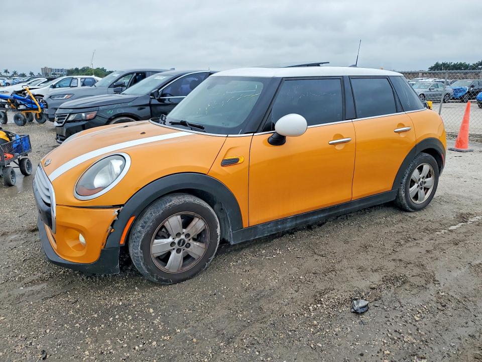 2015 MINI COOPER — VIN WMWXS5C54FT830790