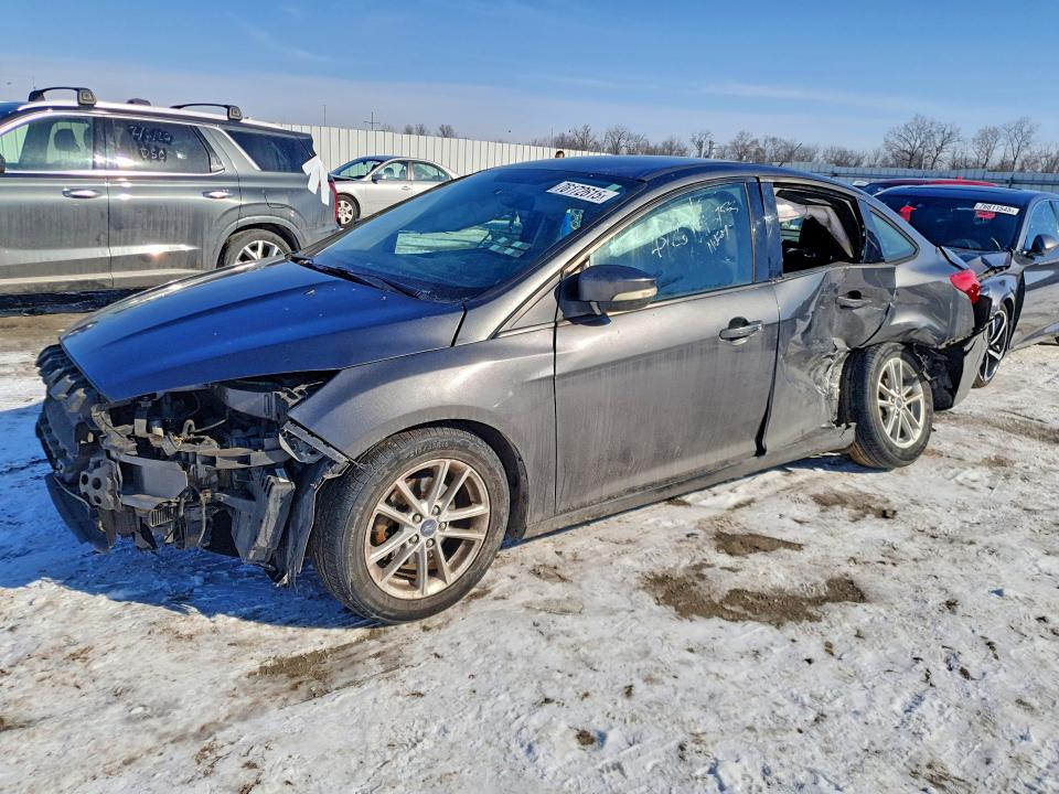 2016 FORD FOCUS — VIN 1FADP3F26GL352781