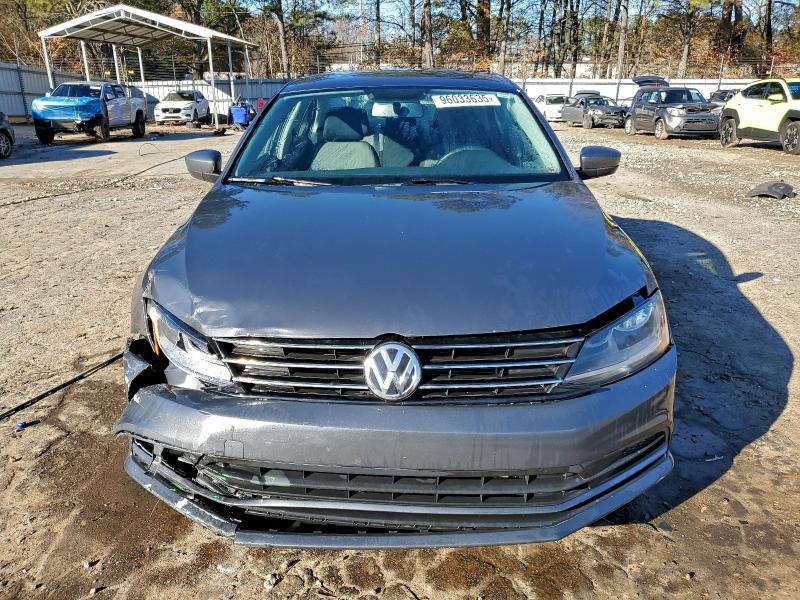 3VW2B7AJXHM341818