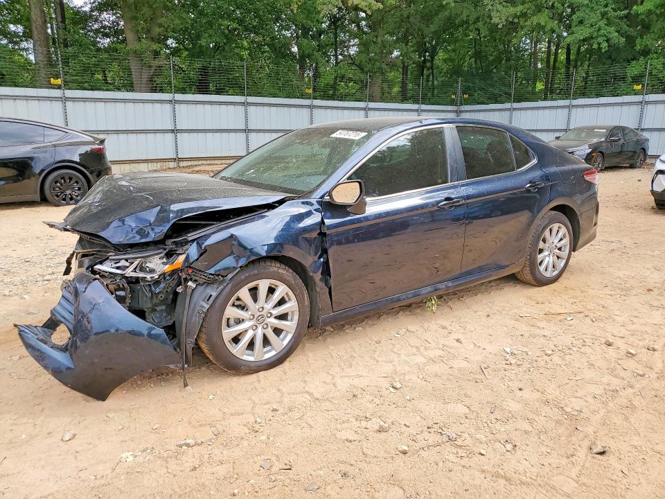 2018 TOYOTA CAMRY — VIN 4T1B11HKXJU659095
