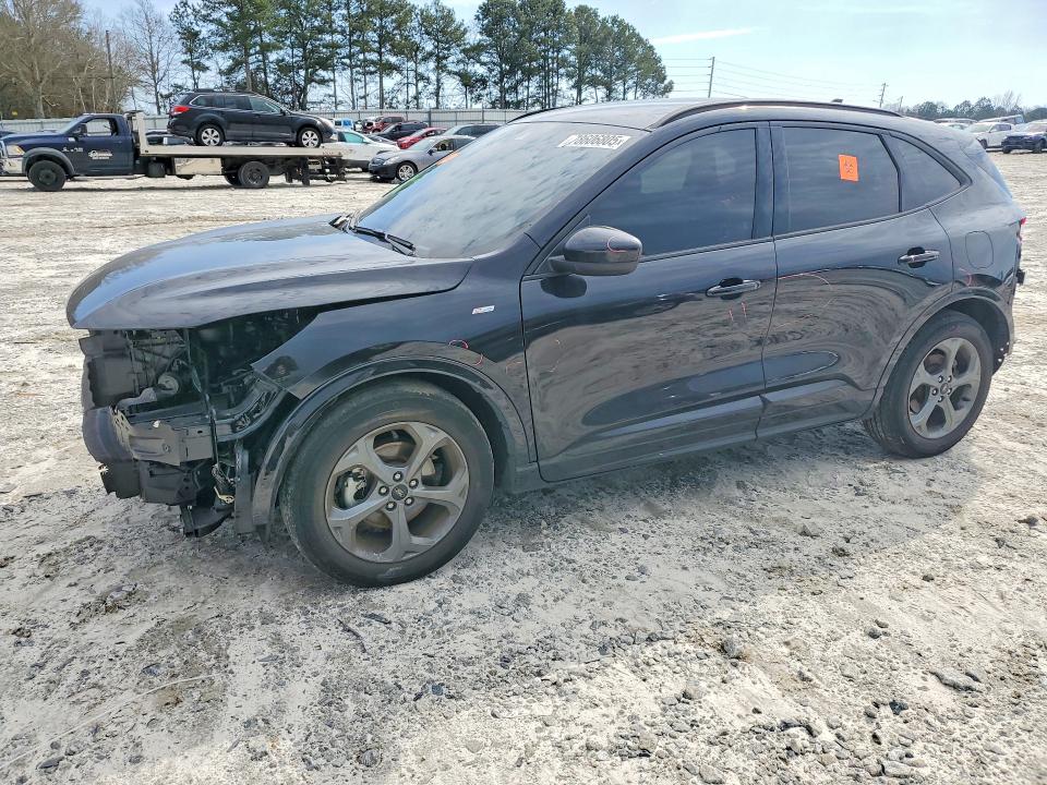 2023 FORD ESCAPE — VIN 1FMCU0MN1PUA00613